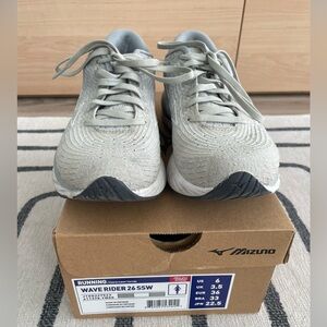 Mizuno Wave Rider 26 - Light Grey
